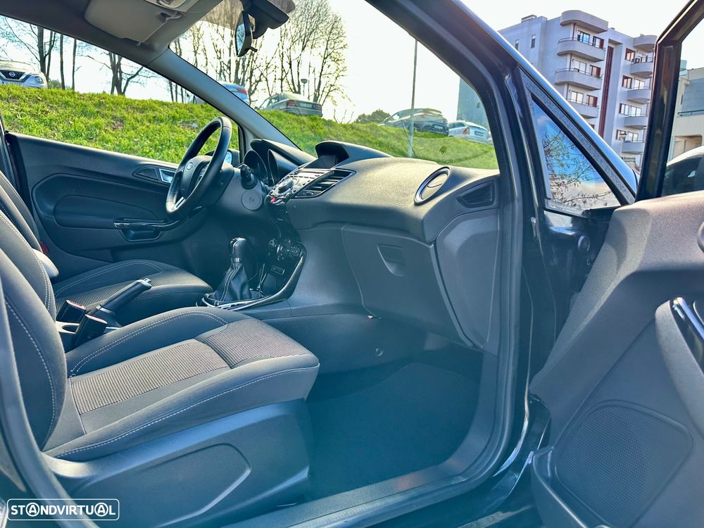 Ford Fiesta 1.5 TDCi Titanium - 33