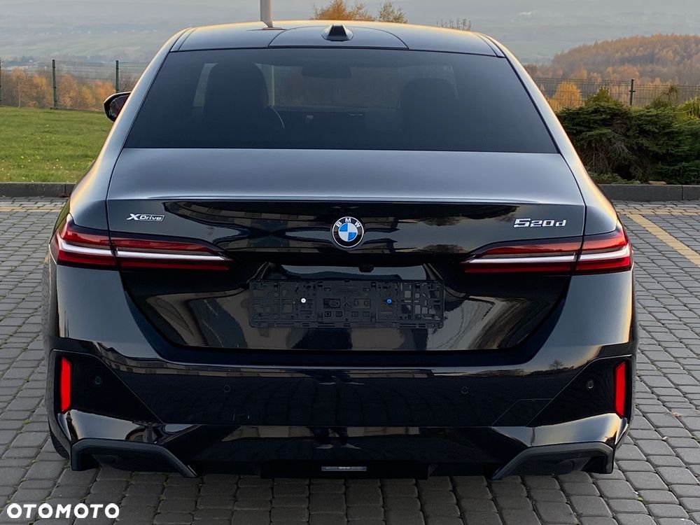 BMW Seria 5 520d xDrive - 15