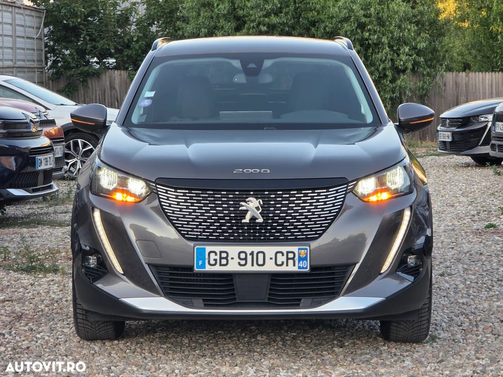 Peugeot 2008 PureTech 130 EAT8 GT - 4