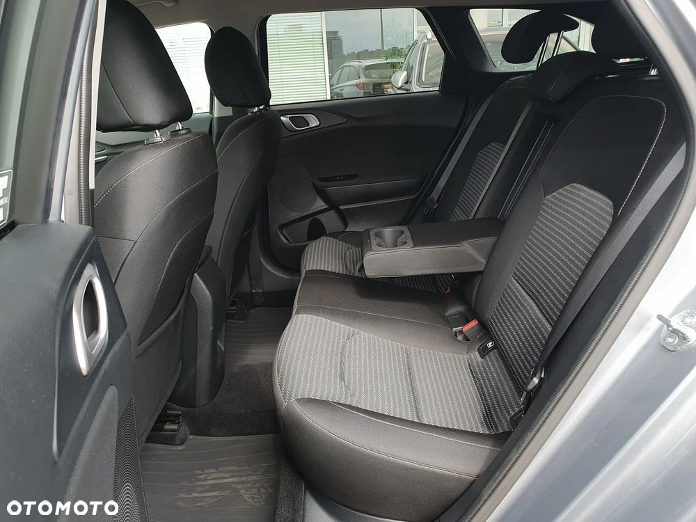 Kia Ceed 1.5 T-GDI M - 27