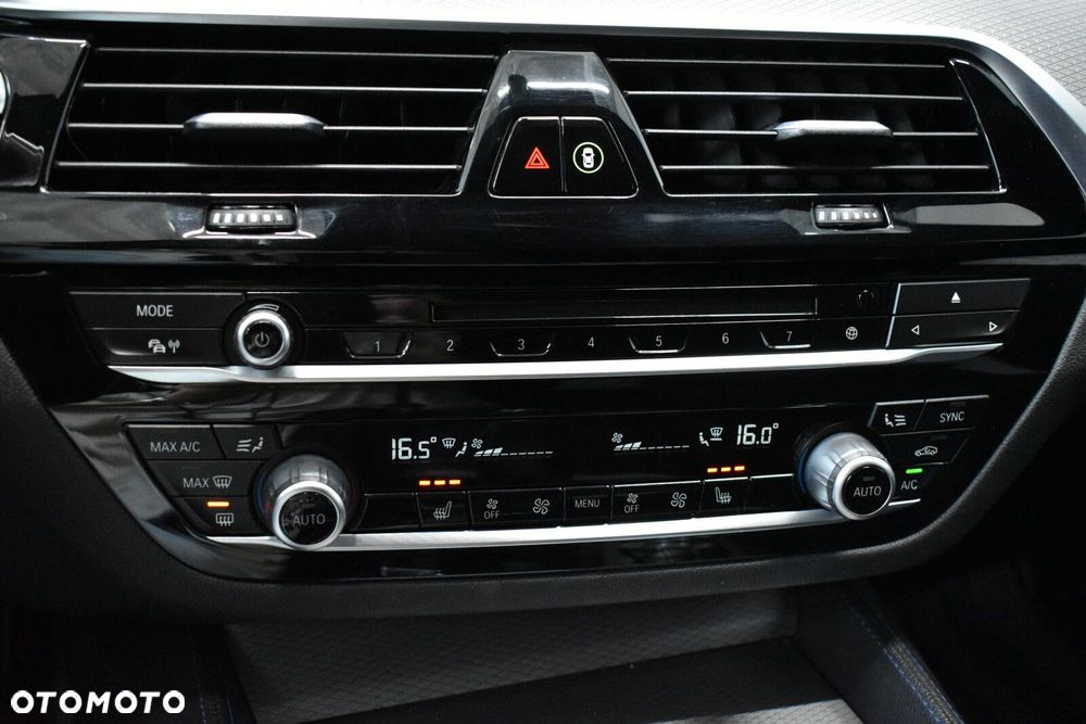 BMW Seria 5 520d xDrive M Sport sport - 18
