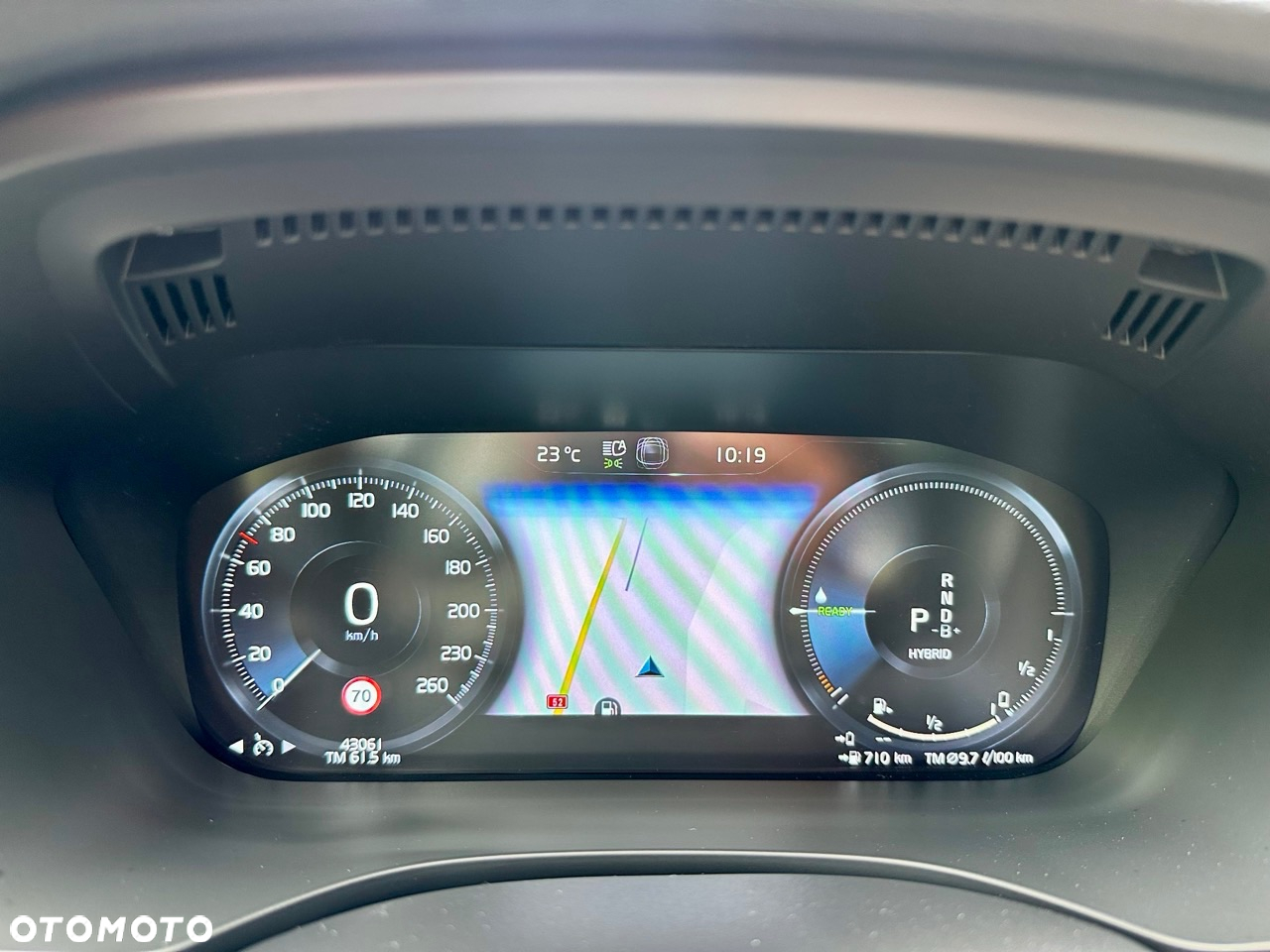 Volvo XC 60 T6 AWD Plug-In Hybrid R-Design - 17