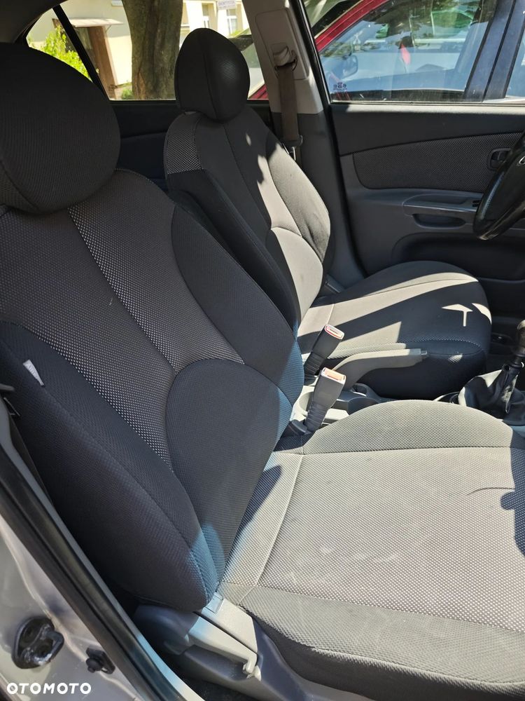 Kia Rio 1.4 Comfort - 8