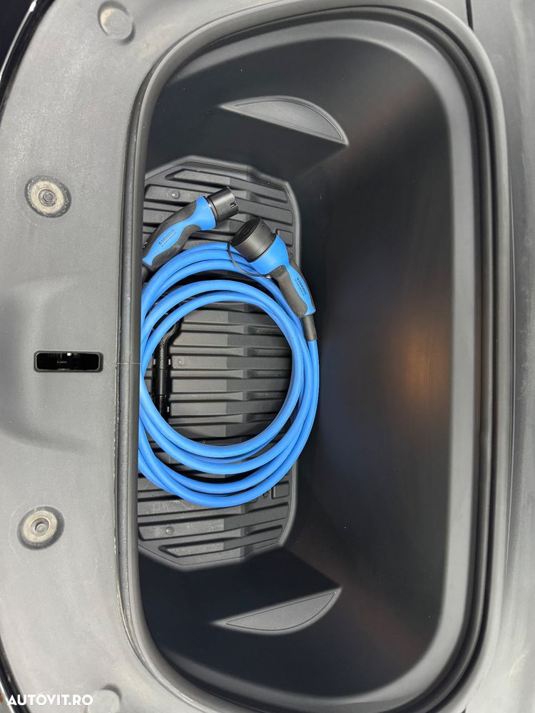 Tesla Model Y Long Range Dual Motor AWD - 30