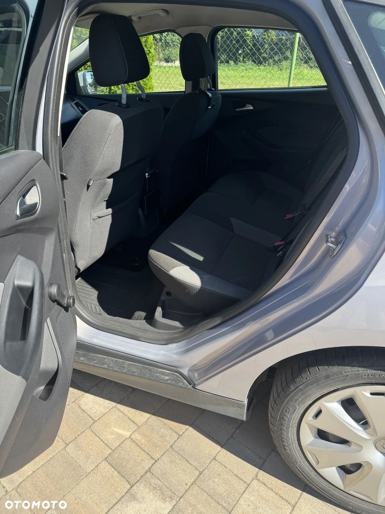 Ford Focus 1.6 Ambiente - 8