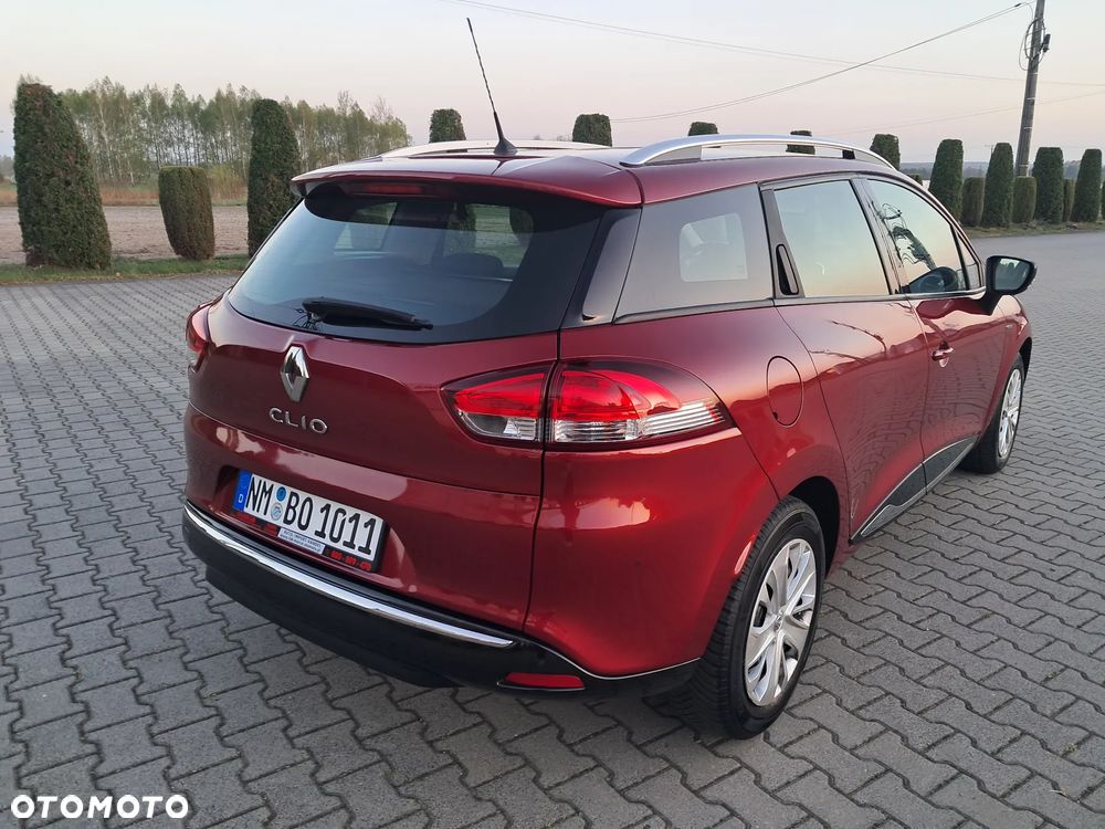 Renault Clio 1.2 16V 75 LIMITED - 10