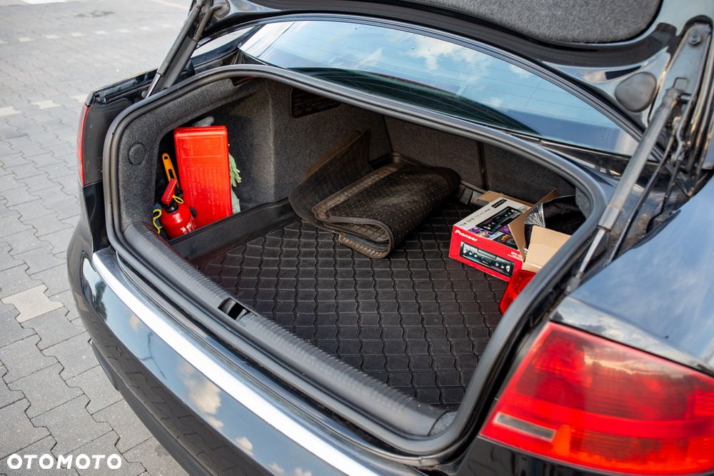 Audi A4 Limousine - 3