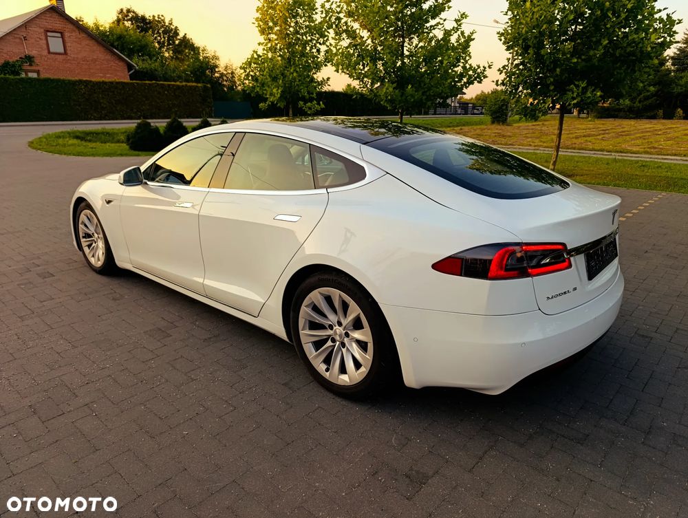 Tesla Model S Long Range Plus - 6