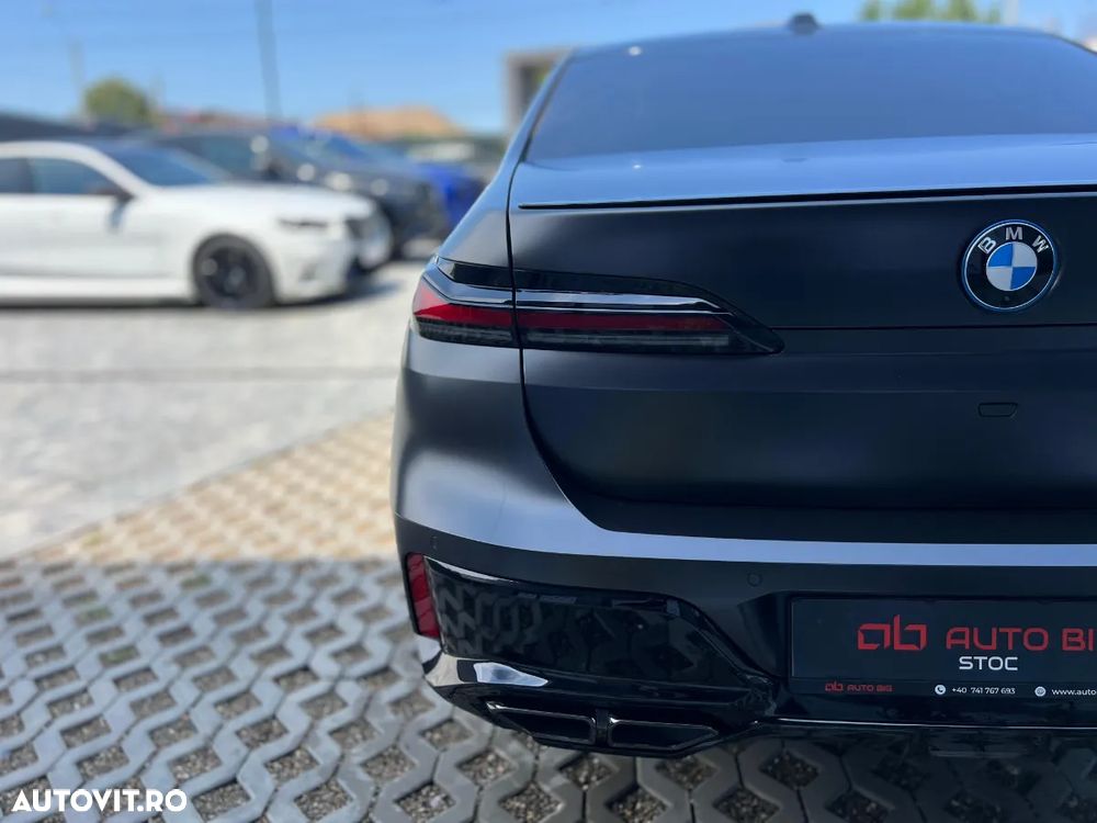BMW M7 M760e xDrive AT PHEV - 8