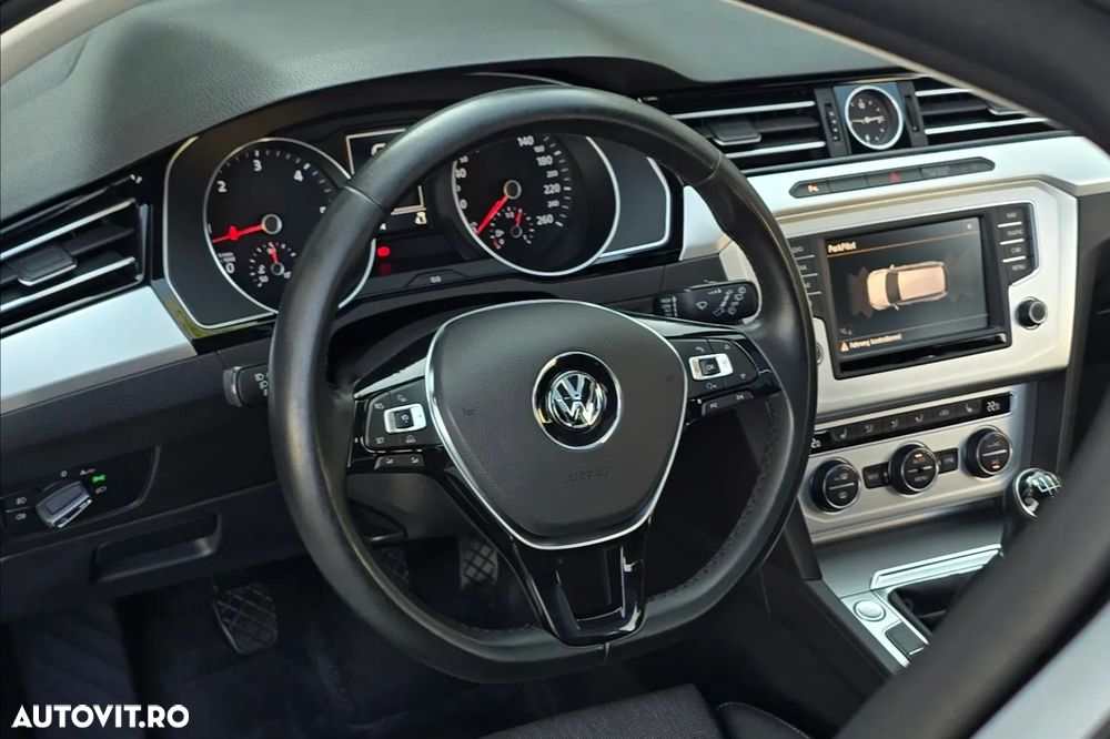 Volkswagen Passat 2.0 TDI Comfortline - 25