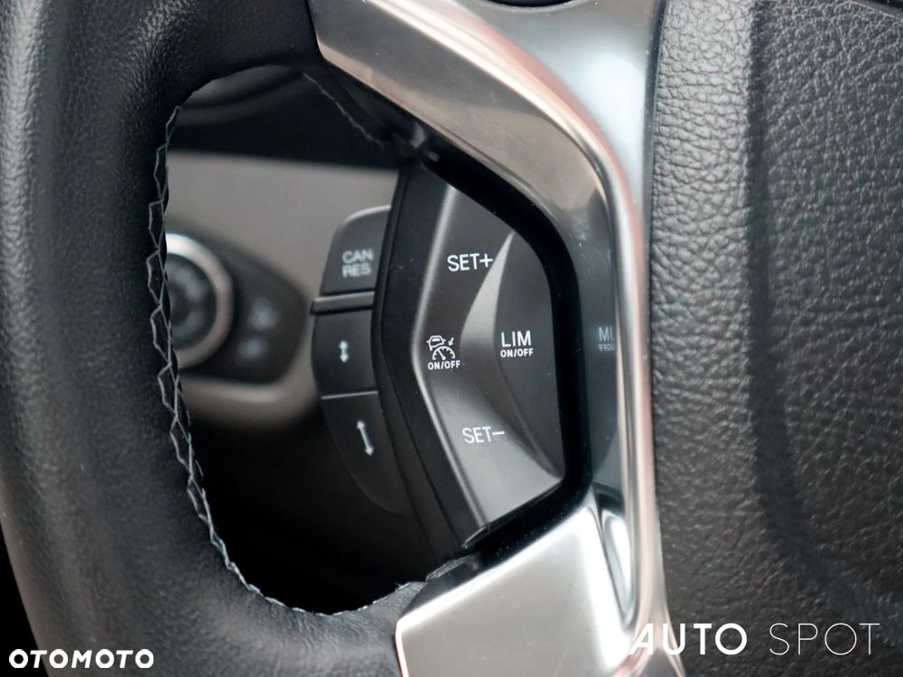 Ford Tourneo Connect 1.5 EcoBlue Active PowerShift - 25