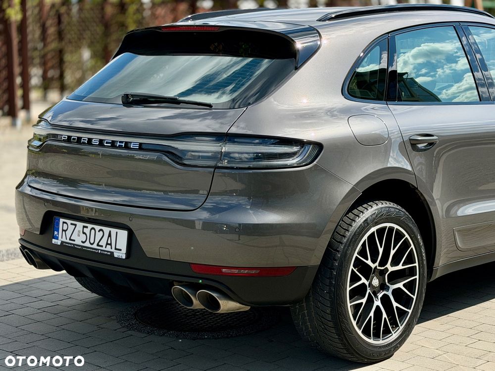Porsche Macan - 1
