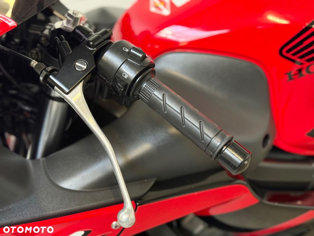 Honda CBR - 26