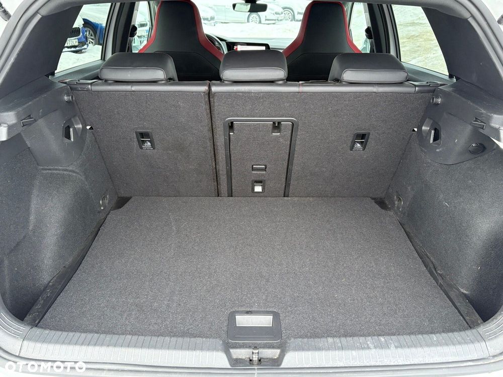 Volkswagen Golf - 20