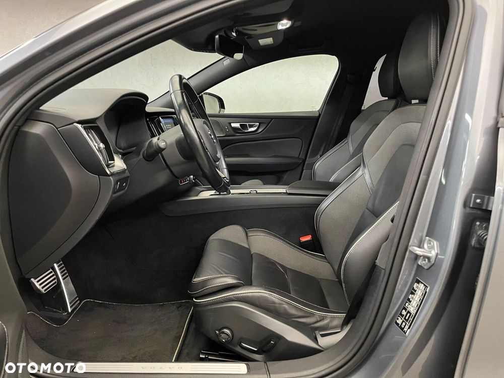 Volvo V60 B4 B R-Design - 18