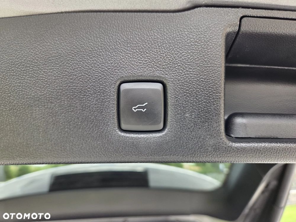 Ford Kuga 1.5 EcoBoost ST-LINE - 7