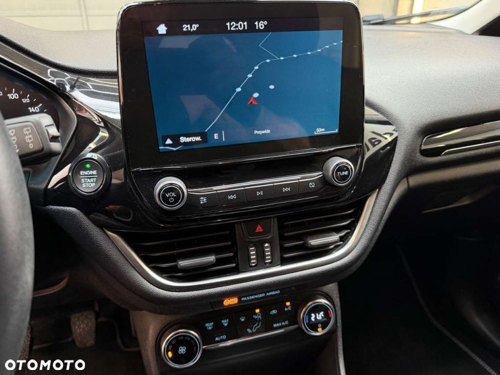 Ford Fiesta 1.0 EcoBoost S&S TITANIUM - 31