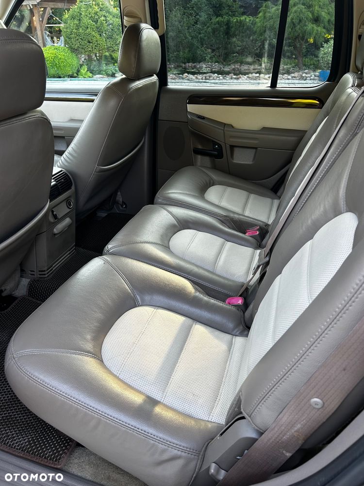 Ford Explorer 4.6 - 26