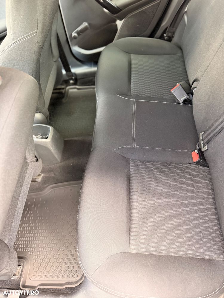 Peugeot 208 1.2 L PureTech Active - 11