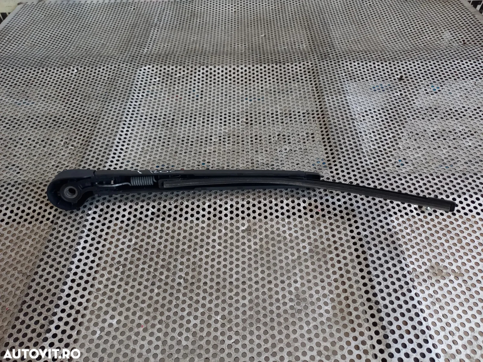 Brat Stergator Spate Luneta Haion Hayon Vw T Roc T-Roc An 2017-2018-2019-2020-2021-2022-2023 - Dezm - 3
