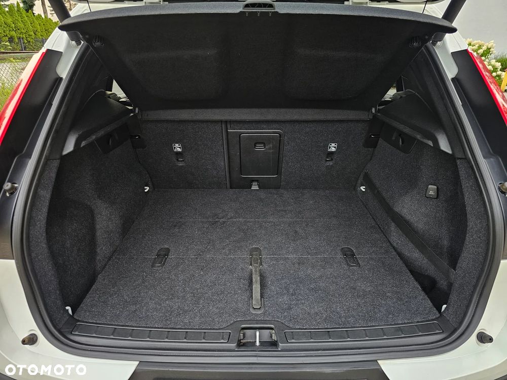 Volvo XC 40 B5 B AWD Ultimate Dark - 16