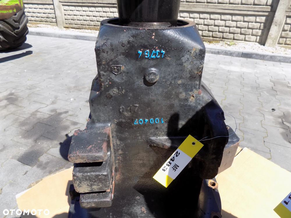 Massey Ferguson 6480 6465 6475 7618 7480  zwolnica tył obudowa mostu skrzyni - 3