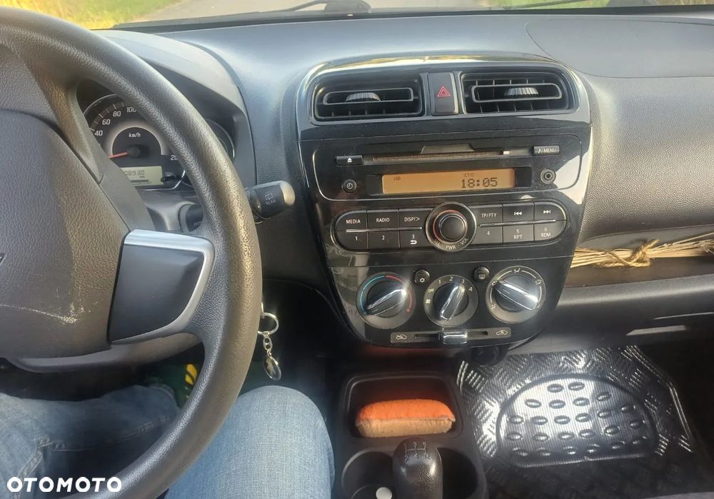 Mitsubishi Space Star - 10