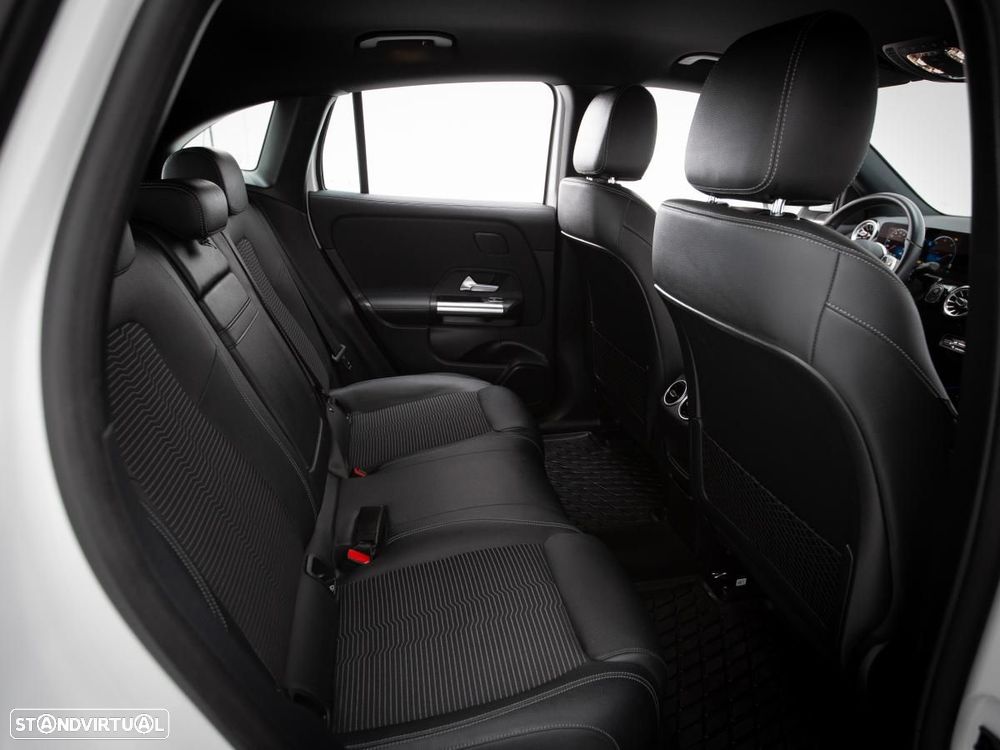 Mercedes-Benz EQA 300 4Matic Progressive - 12