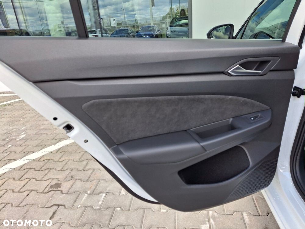 Volkswagen Golf Variant - 14