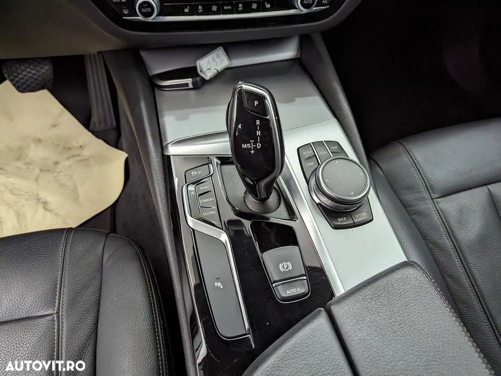 BMW Seria 5 530i AT - 22