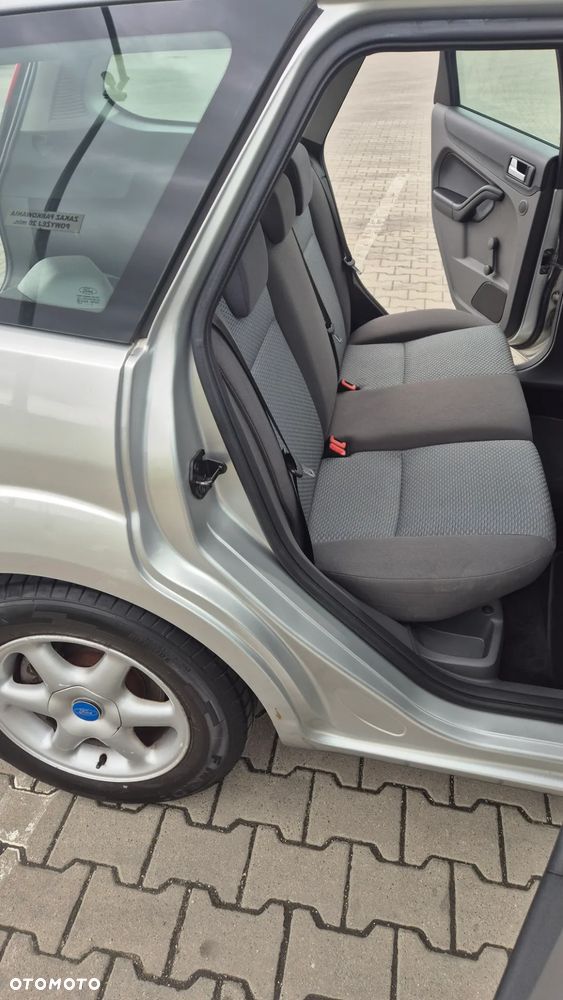 Ford Focus 1.6 TDCi DPF Ambiente - 12