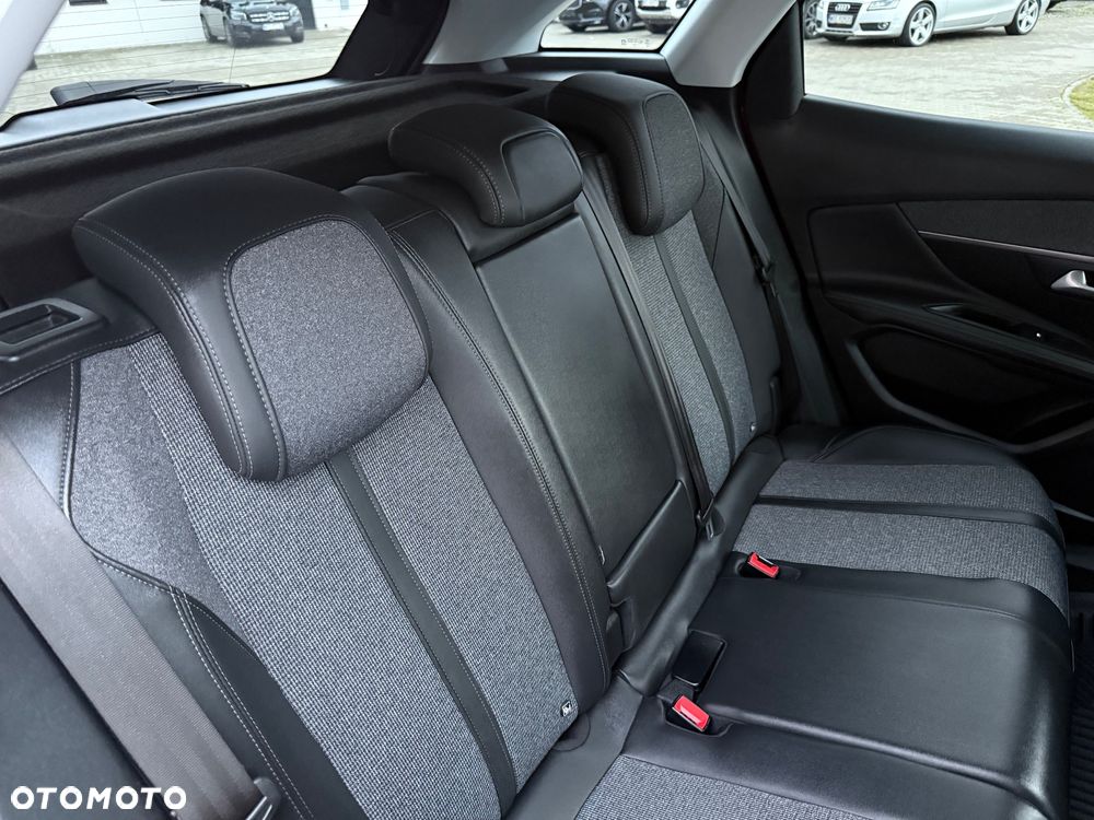 Peugeot 3008 PureTech 130 Stop & Start Allure - 38