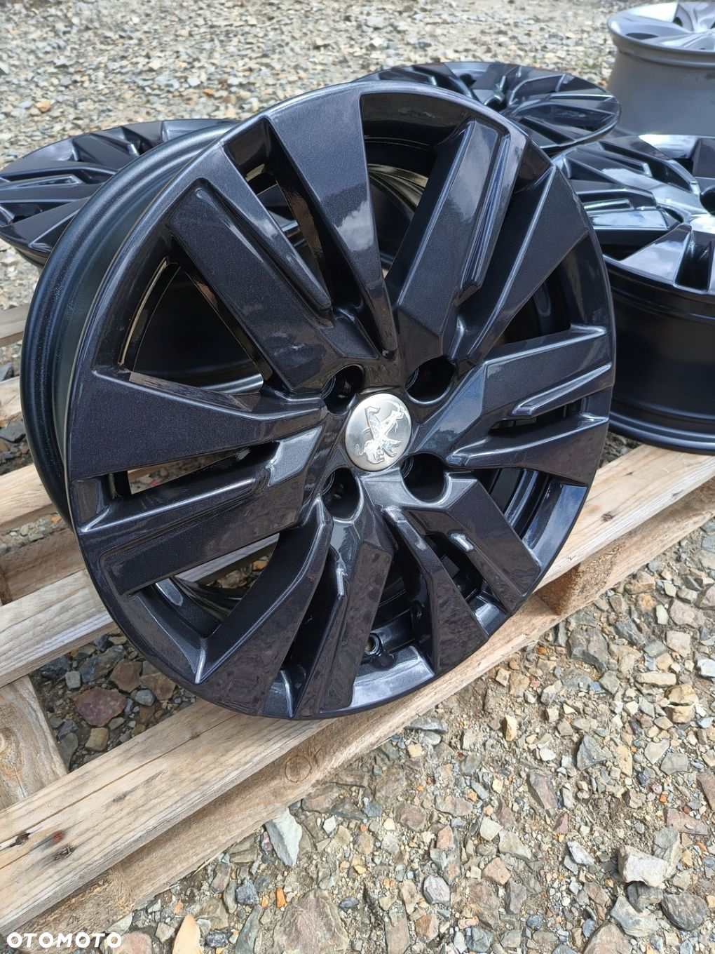 PEUGEOT 208 2008 PARTNER RIFTER Felgi 6,5x16 ET20 4x108 9813836677 GRAFIT - 6