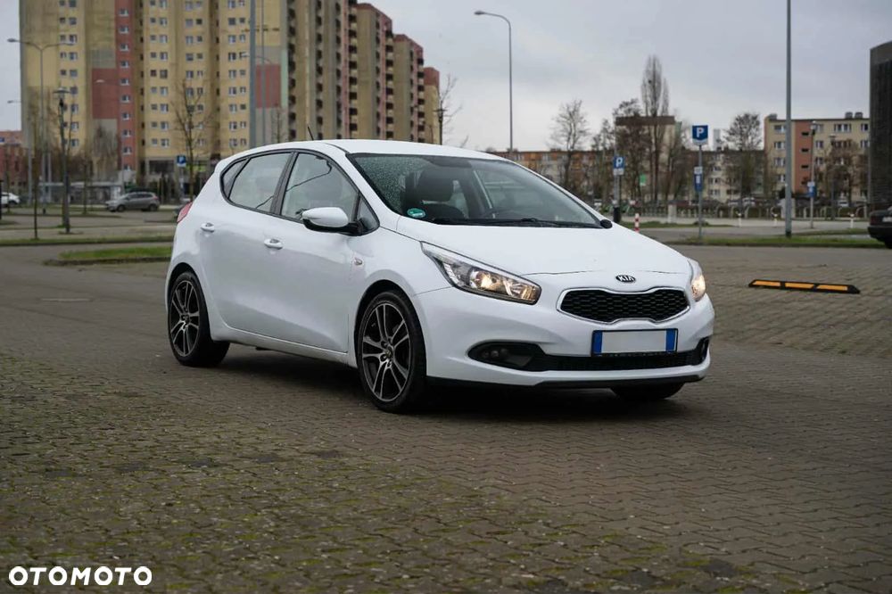 Kia Ceed 1.4 CVVT Attract - 6