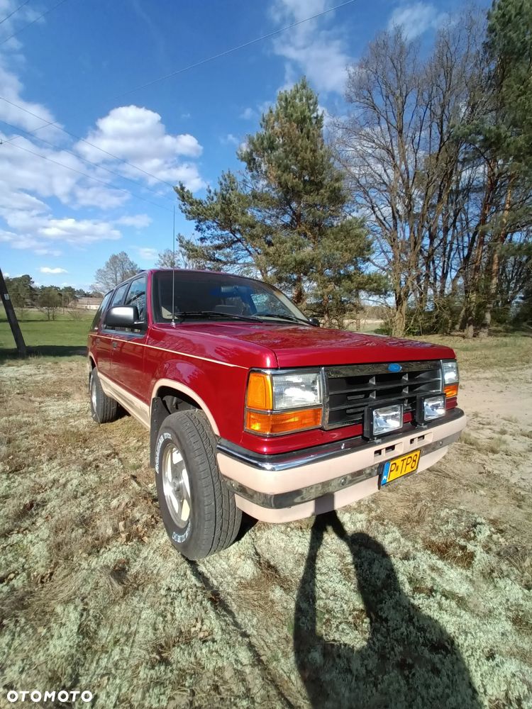 Ford Explorer Standard - 40