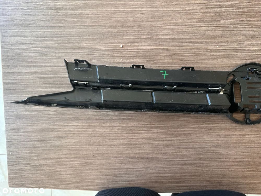 Grill Atrapa VW Polo 2G 2G0853651L 2G0853653L uszkodzony - 12
