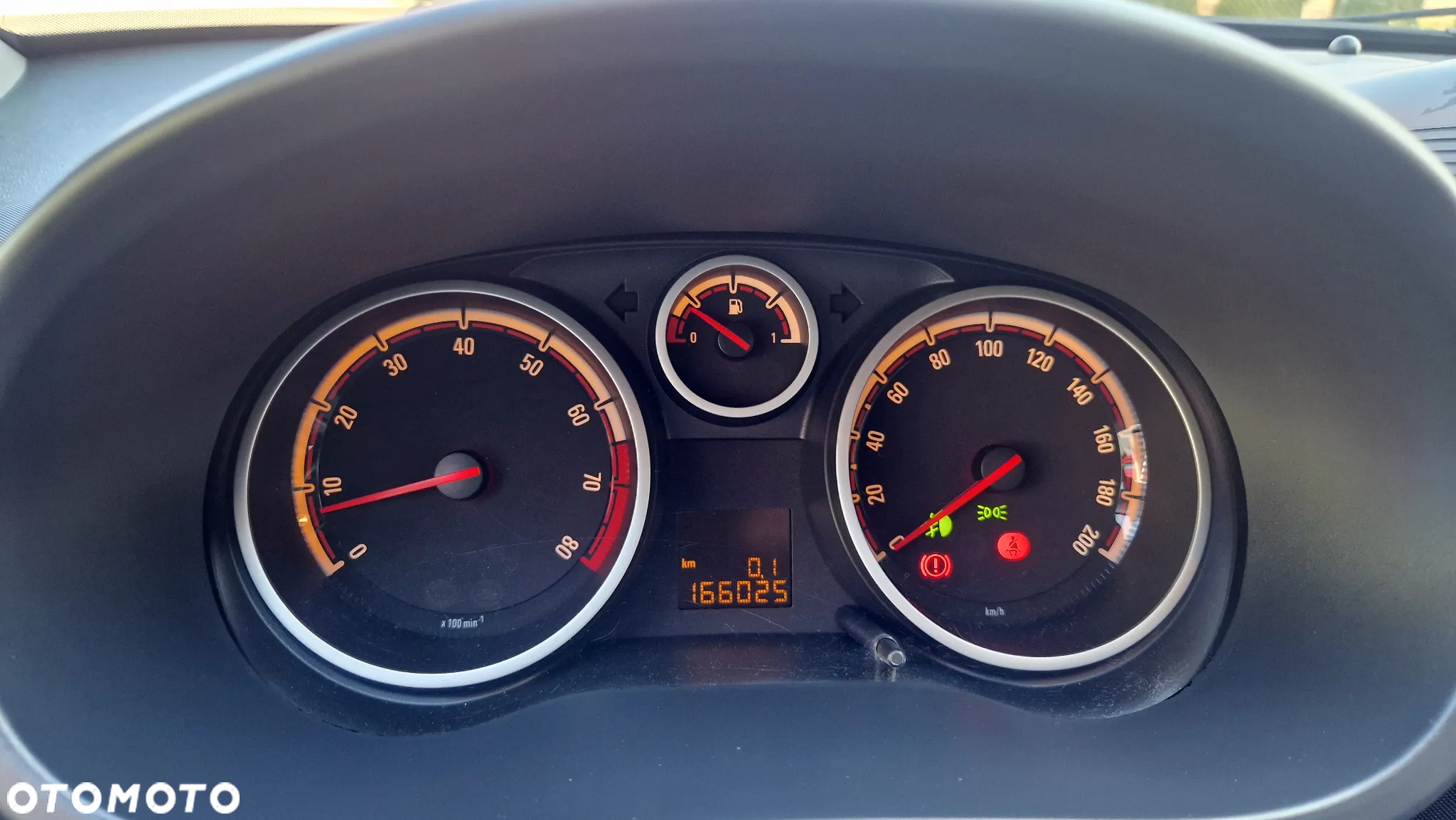 Opel Corsa 1.4 16V Cosmo - 37