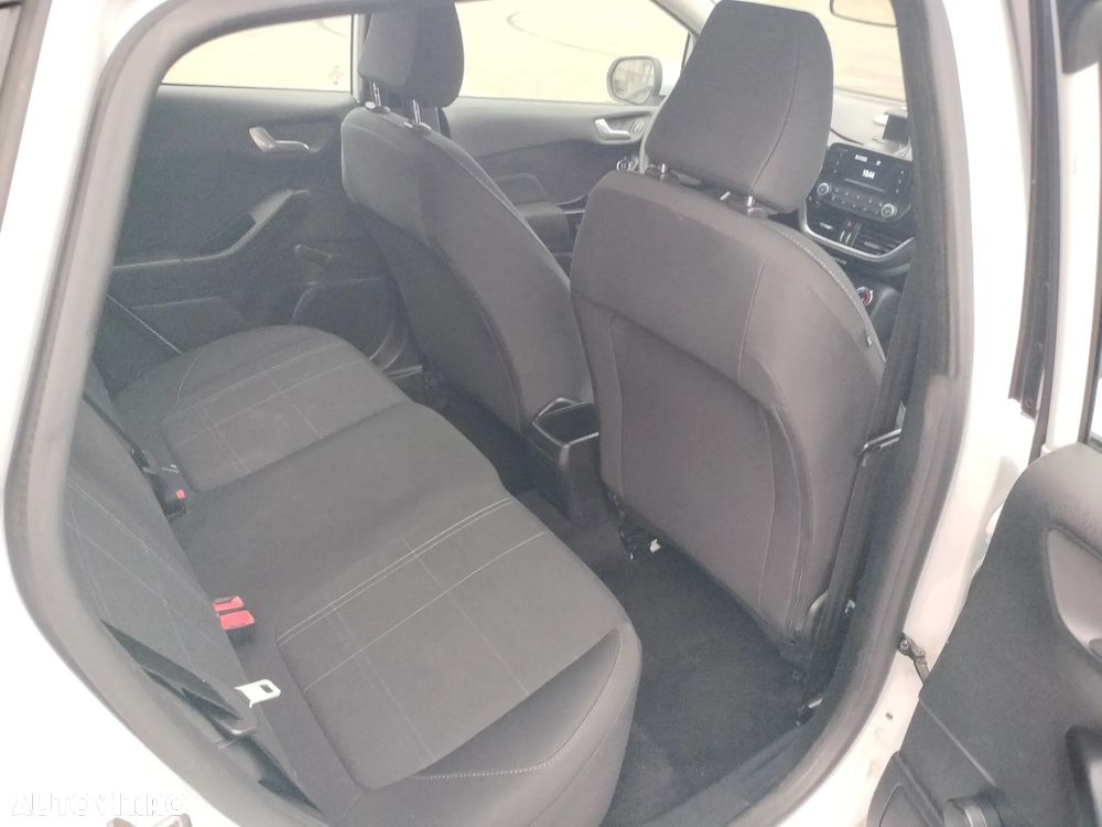 Ford Fiesta - 22