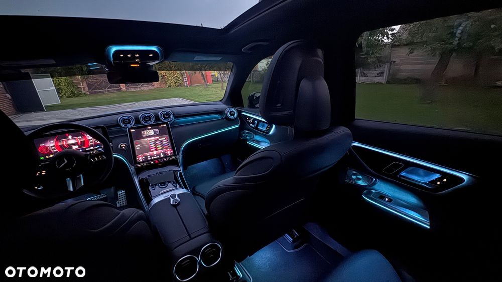 Mercedes-Benz GLC - 32