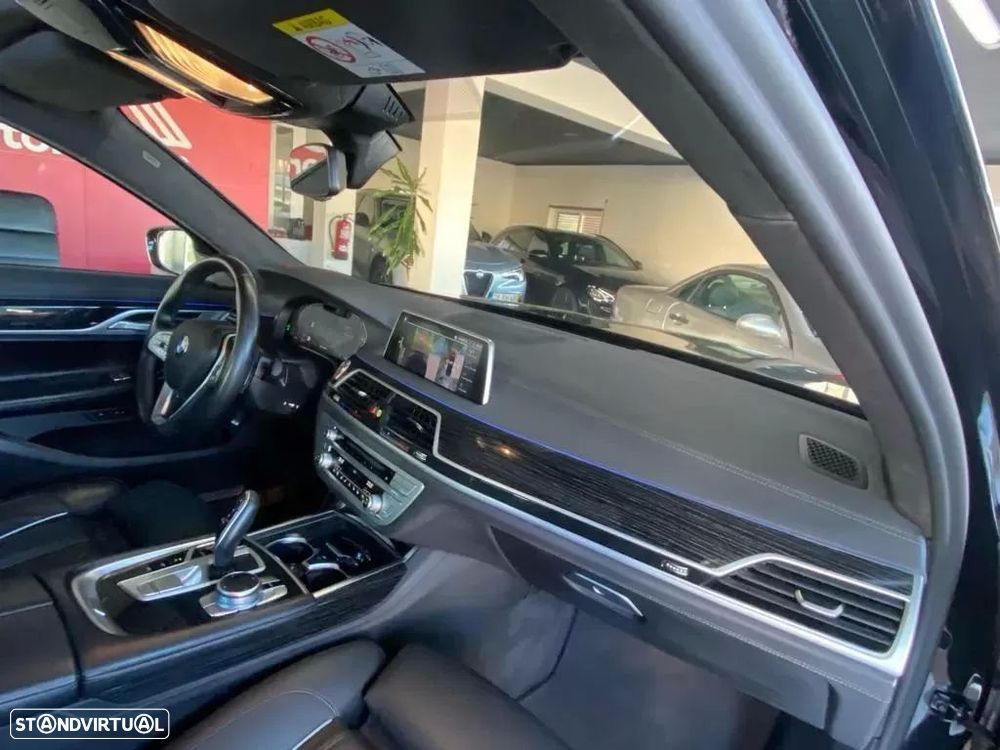 BMW 740 d xDrive Pack M Auto - 30