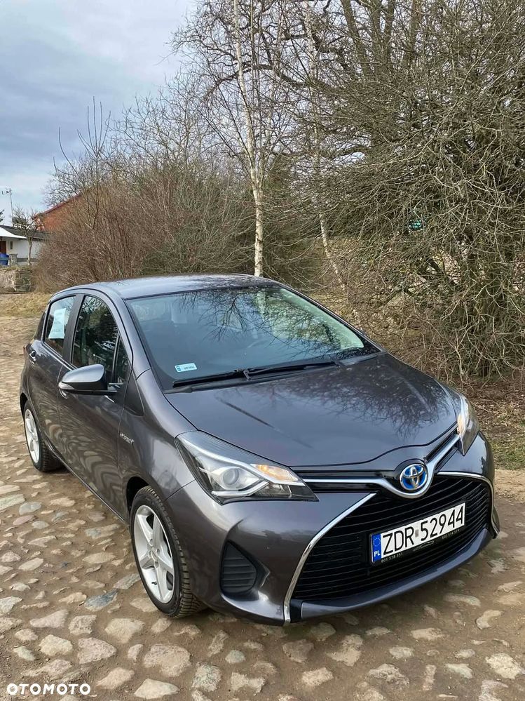 Toyota Yaris Hybrid 100 Life - 1