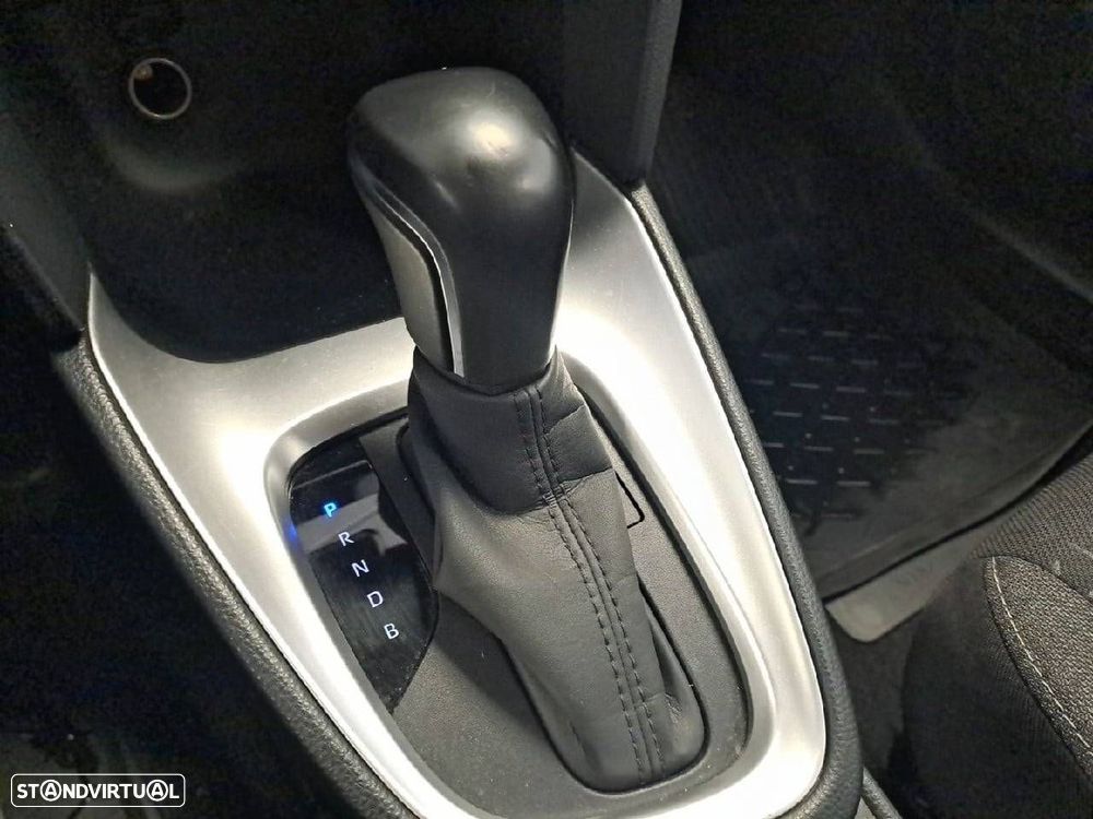 Toyota Yaris Cross 1.5 HDF Comfort - 23