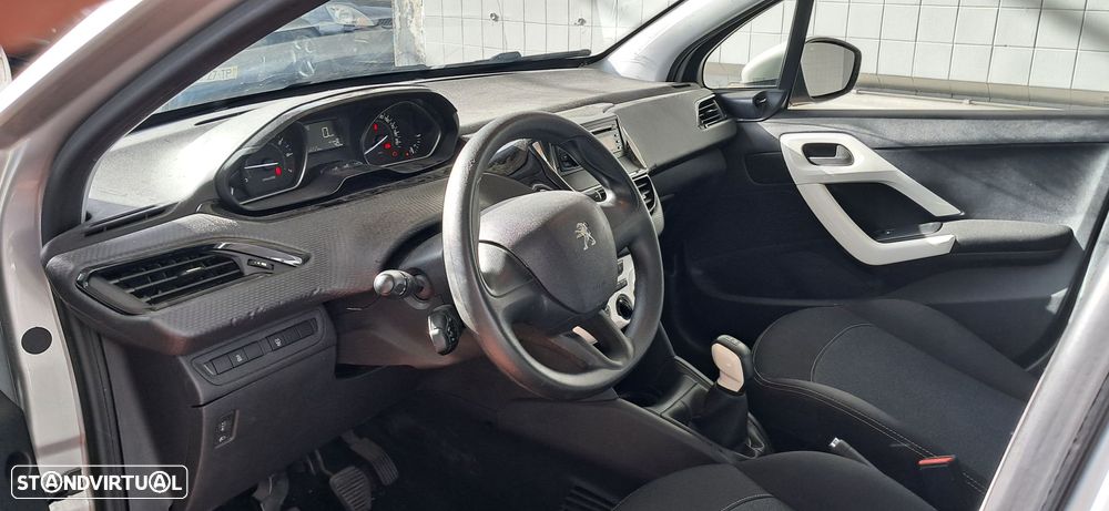 Peugeot 208 1.2 PureTech Active - 5