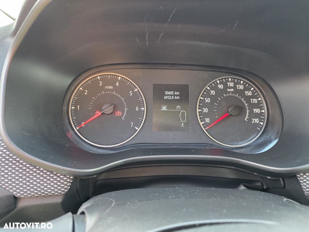 Dacia Sandero TCe 90 MT5 City - 11