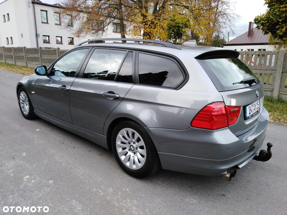 BMW Seria 3 320d DPF Touring Efficient Dynamics Edition - 5
