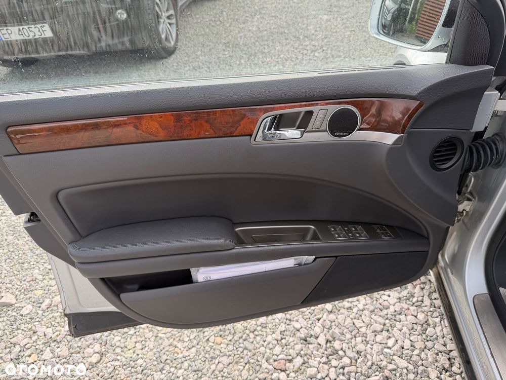 Volkswagen Phaeton 4.2 V8 4MOTION Automatik (5 Sitzer) - 31