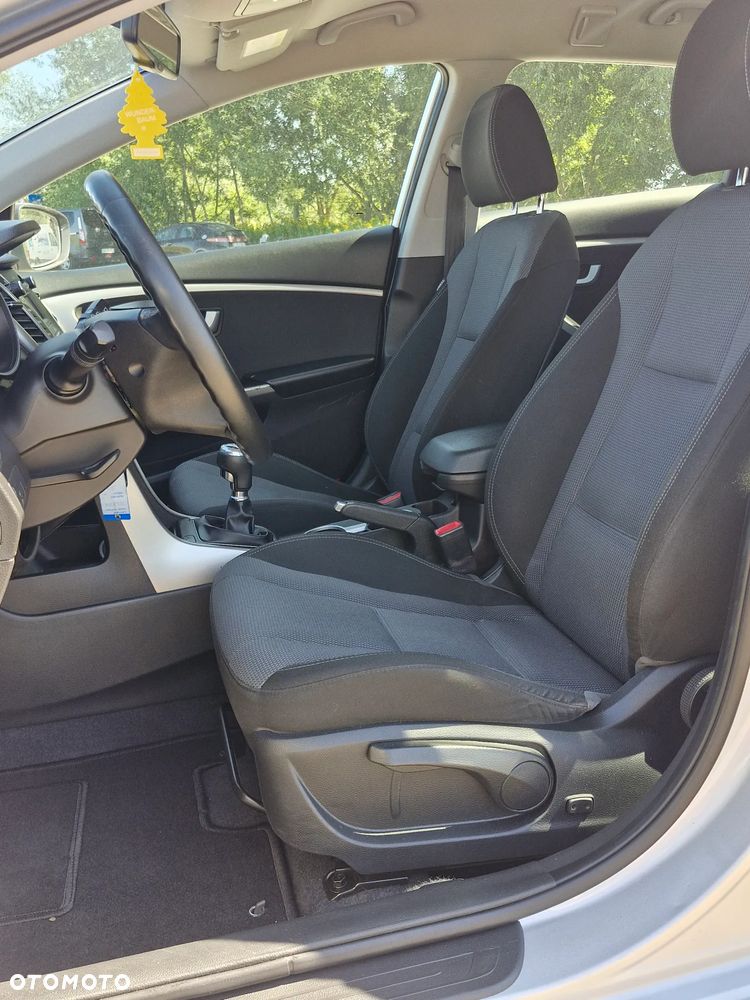 Hyundai i30 i30cw 1.6 CRDi Trend - 12