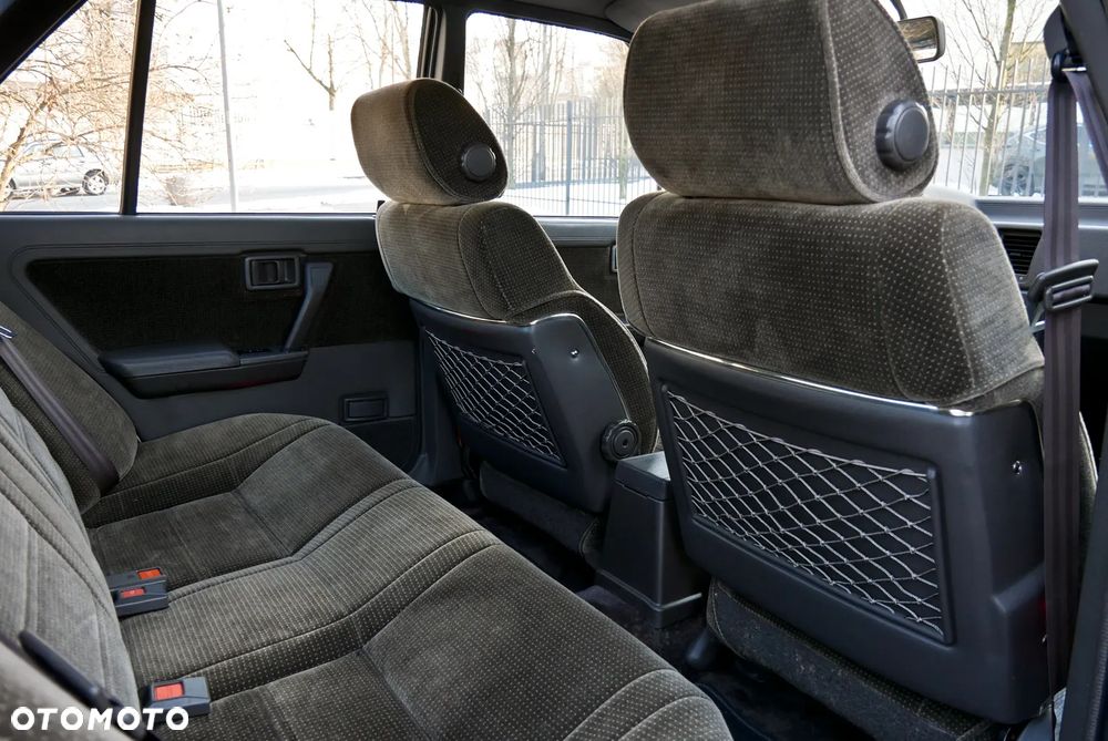 Nissan Bluebird 2.0 SLX - 25