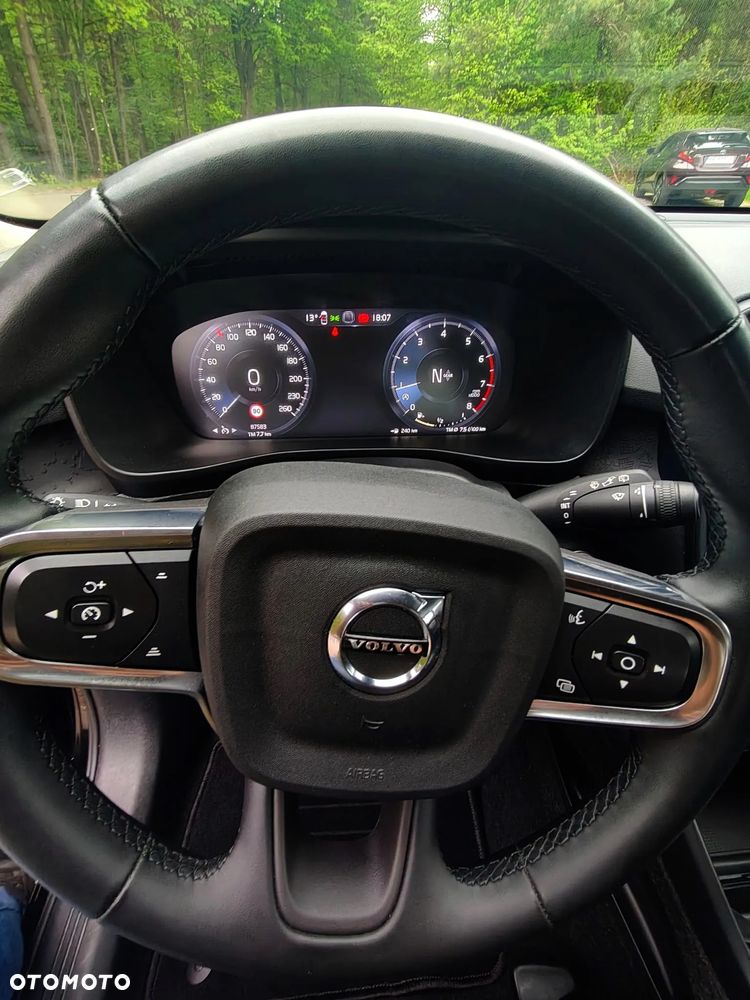 Volvo XC 40 T2 Momentum - 10