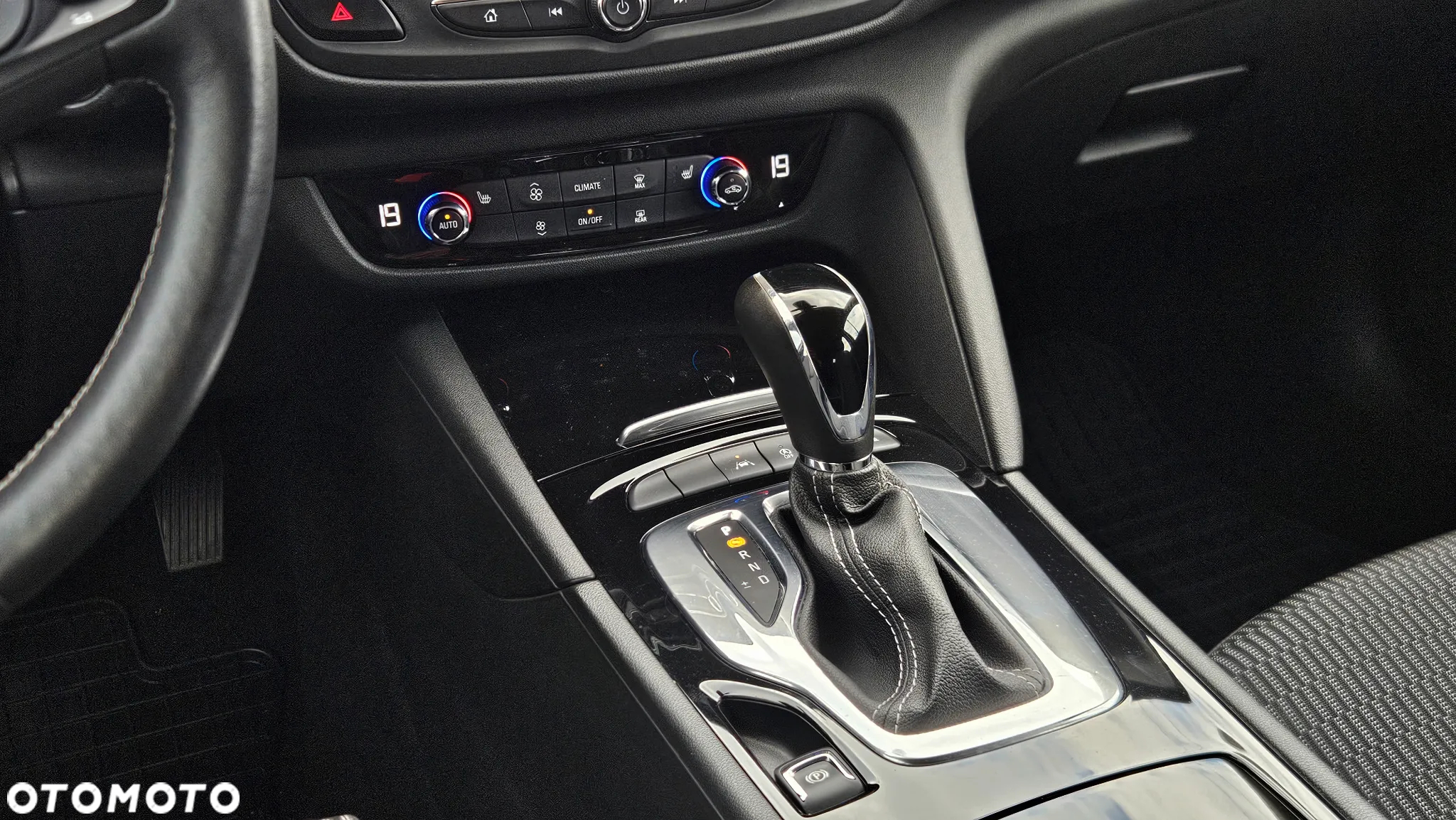 Opel Insignia 1.5 T Elite S&S - 11